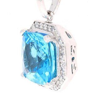 Pendant Blue Topaz